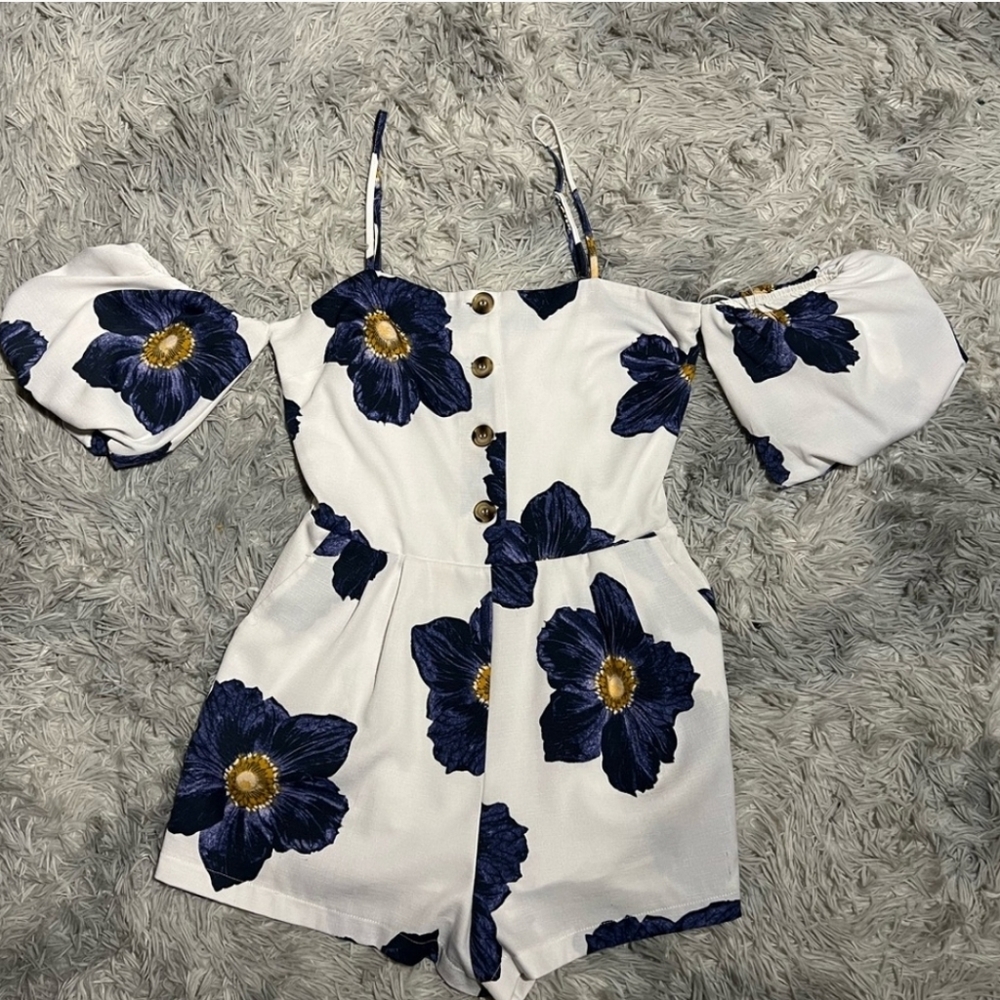 J.O.A. Floral Romper - Picture 3 of 7
